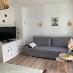 Douceur De Pins Balcon Et Piscine *