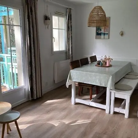 Douceur De Pins Balcon Et Piscine Appartamento